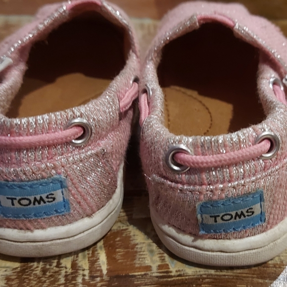 Baby TOMS Size 4T - Picture 4 of 6